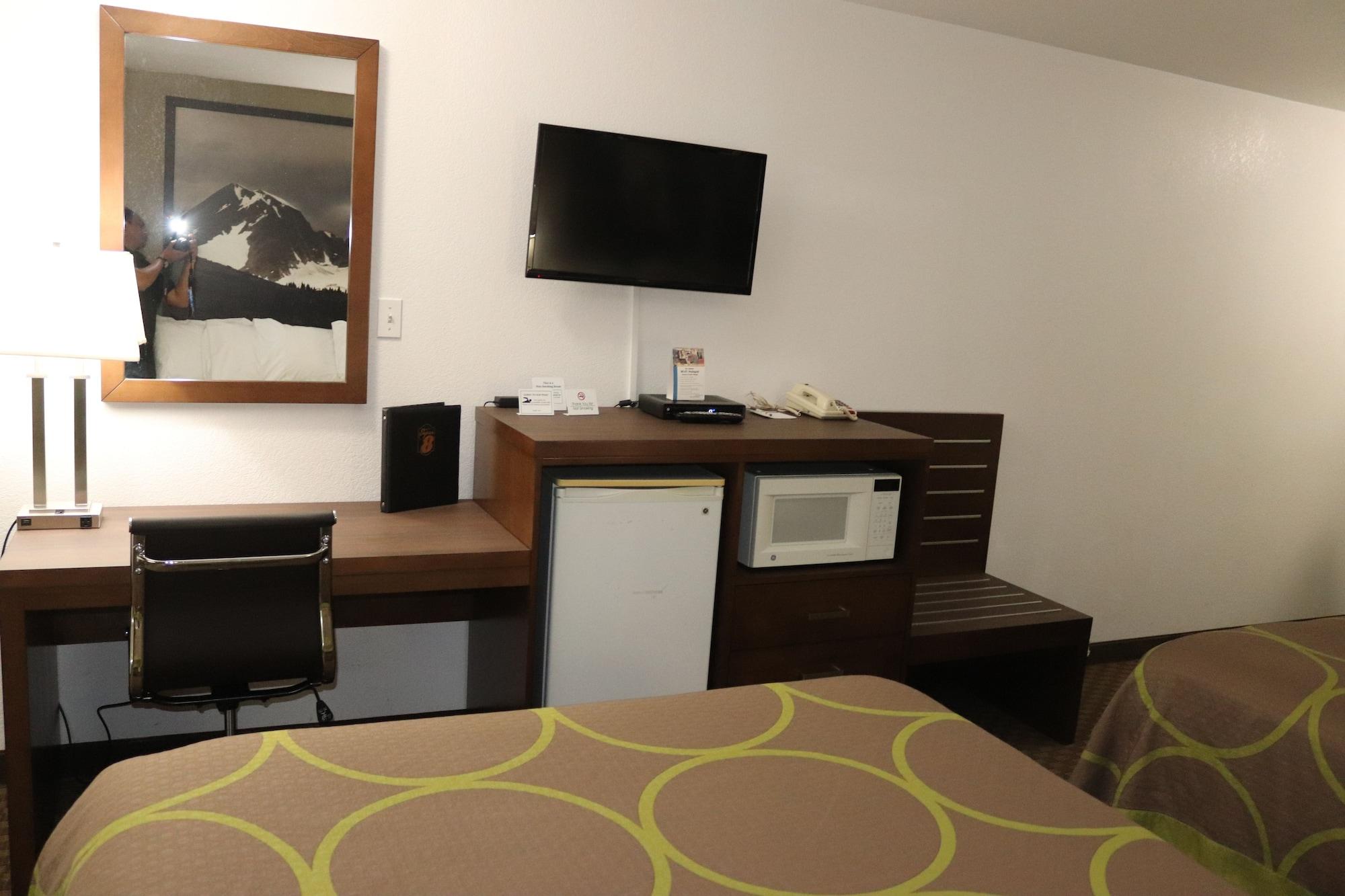 Hotel Super 8 By Wyndham 3*