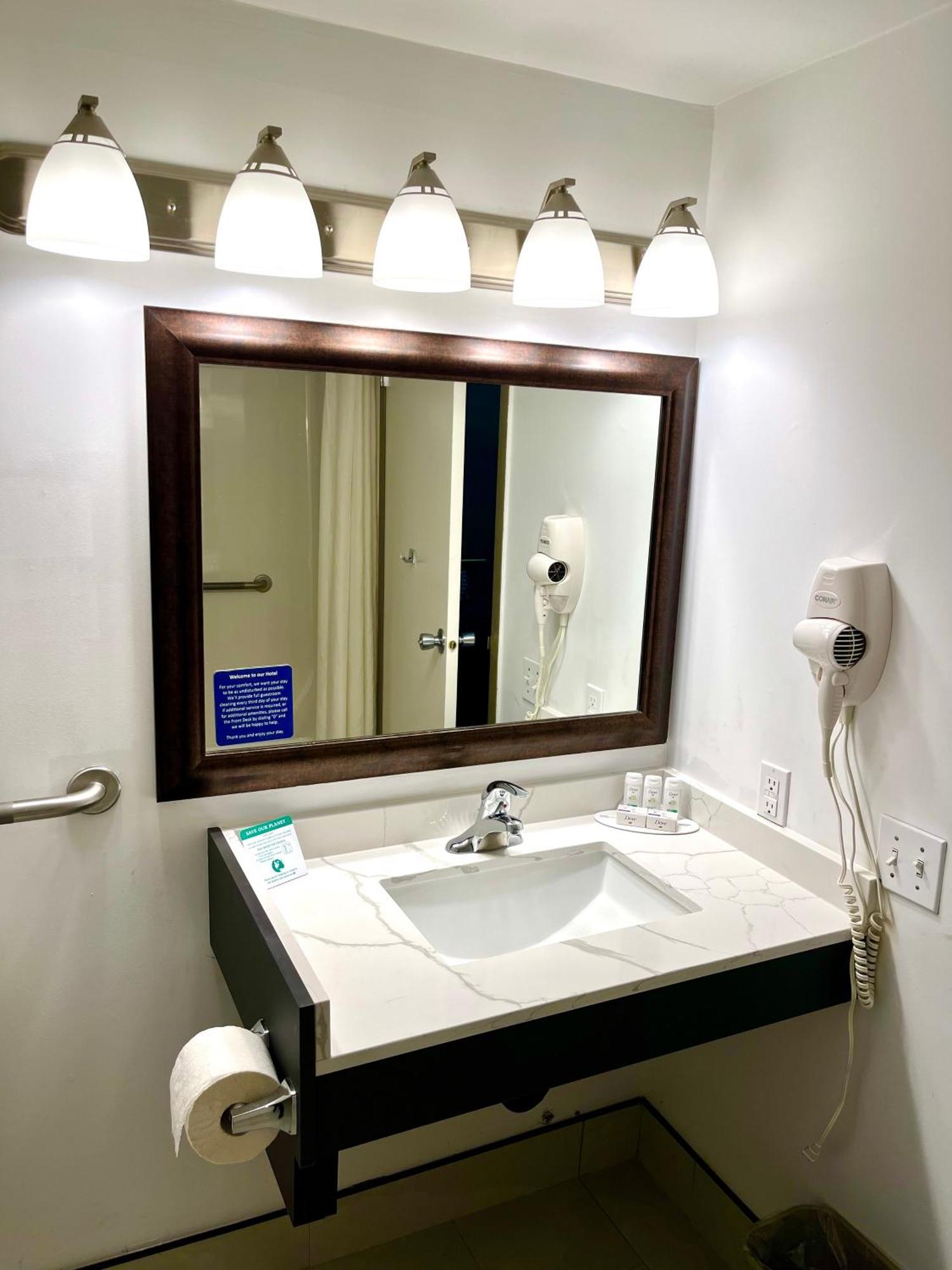 Super 8 By Wyndham 3* Hinton