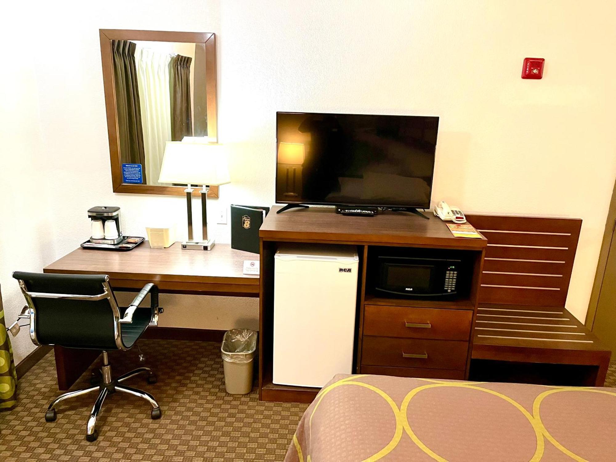 Super 8 By Wyndham 3* Hinton