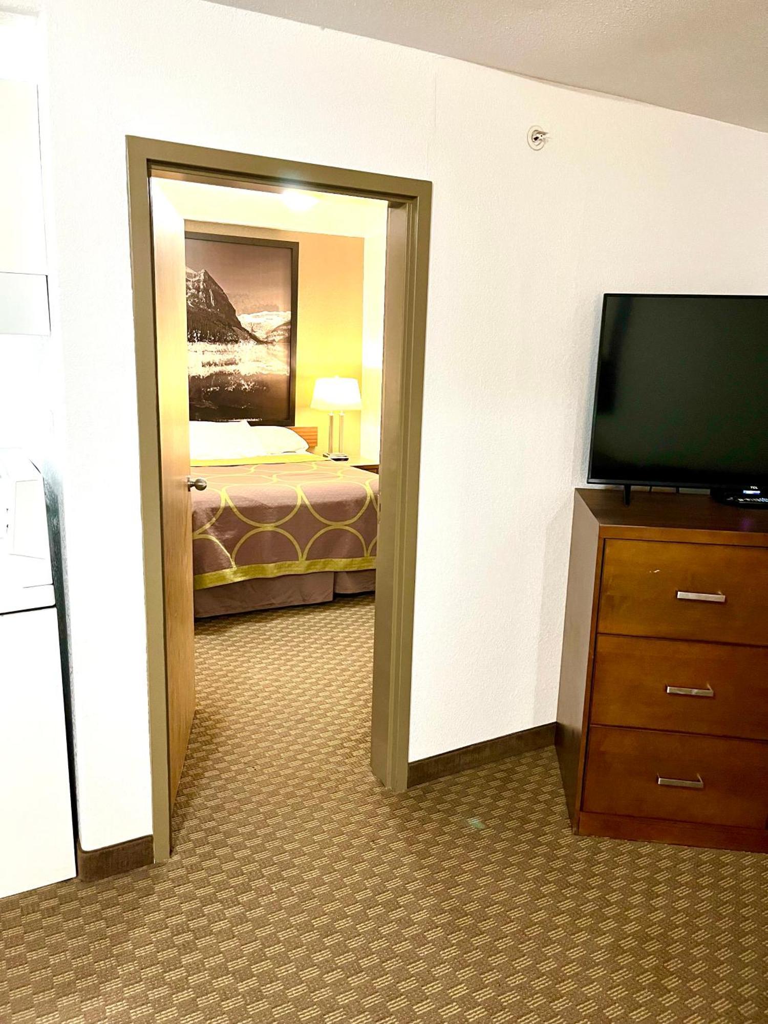 Super 8 By Wyndham 3* Hinton