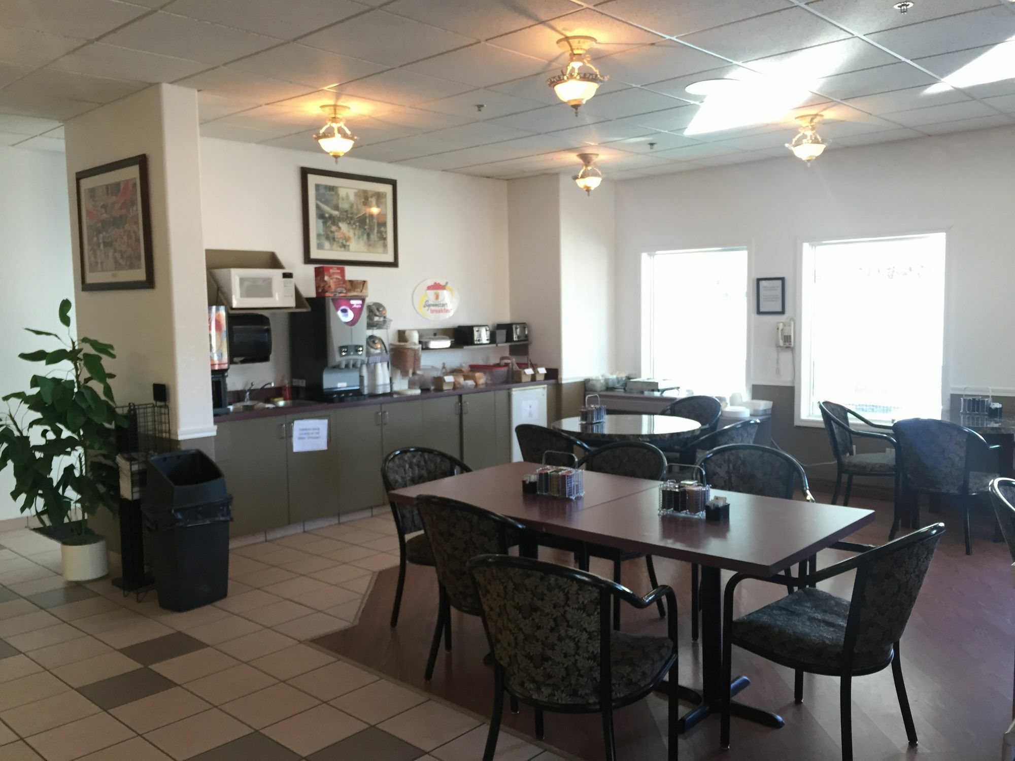 Super 8 By Wyndham Hotel Hinton