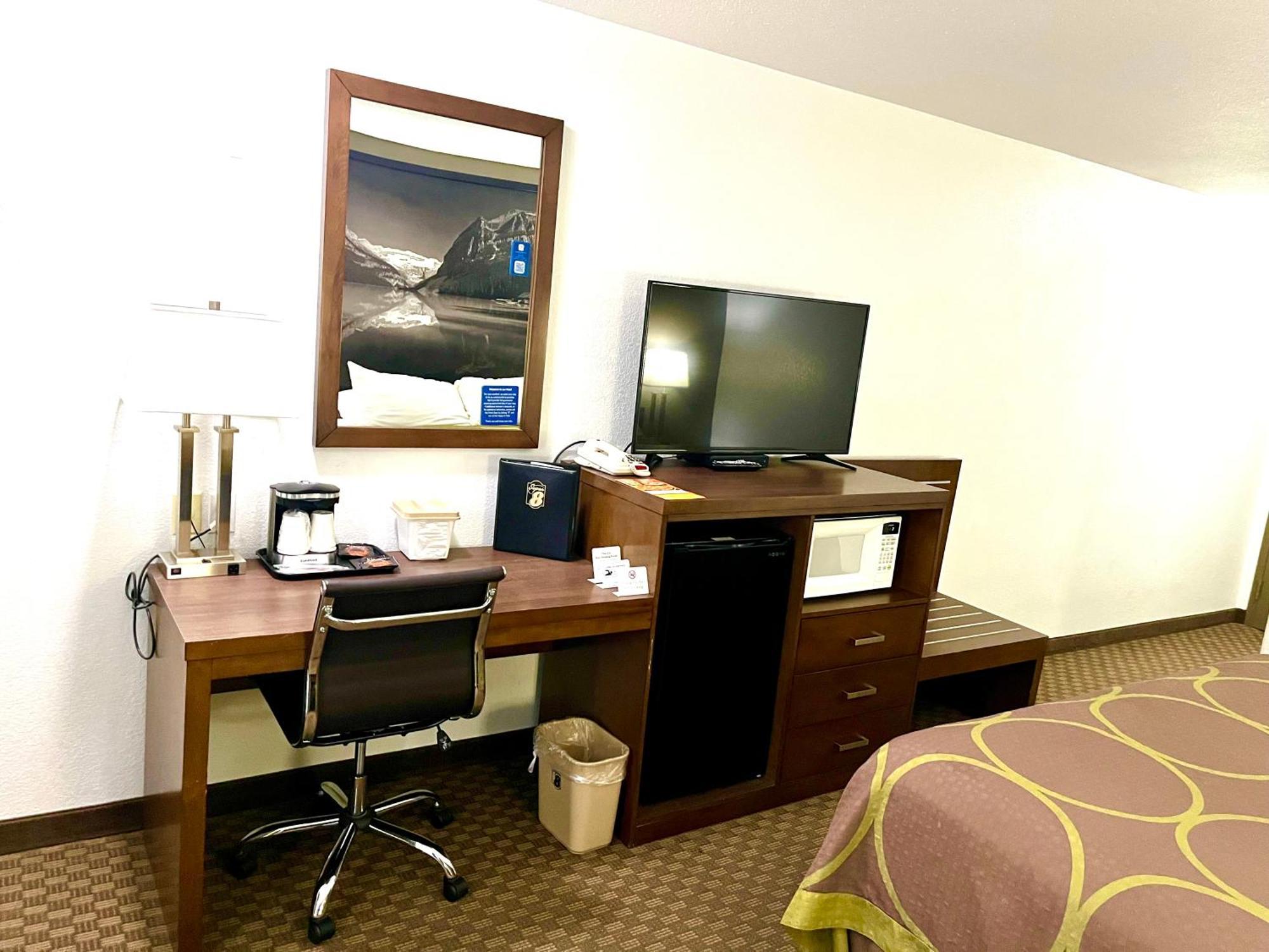 Hotel Super 8 By Wyndham 3*