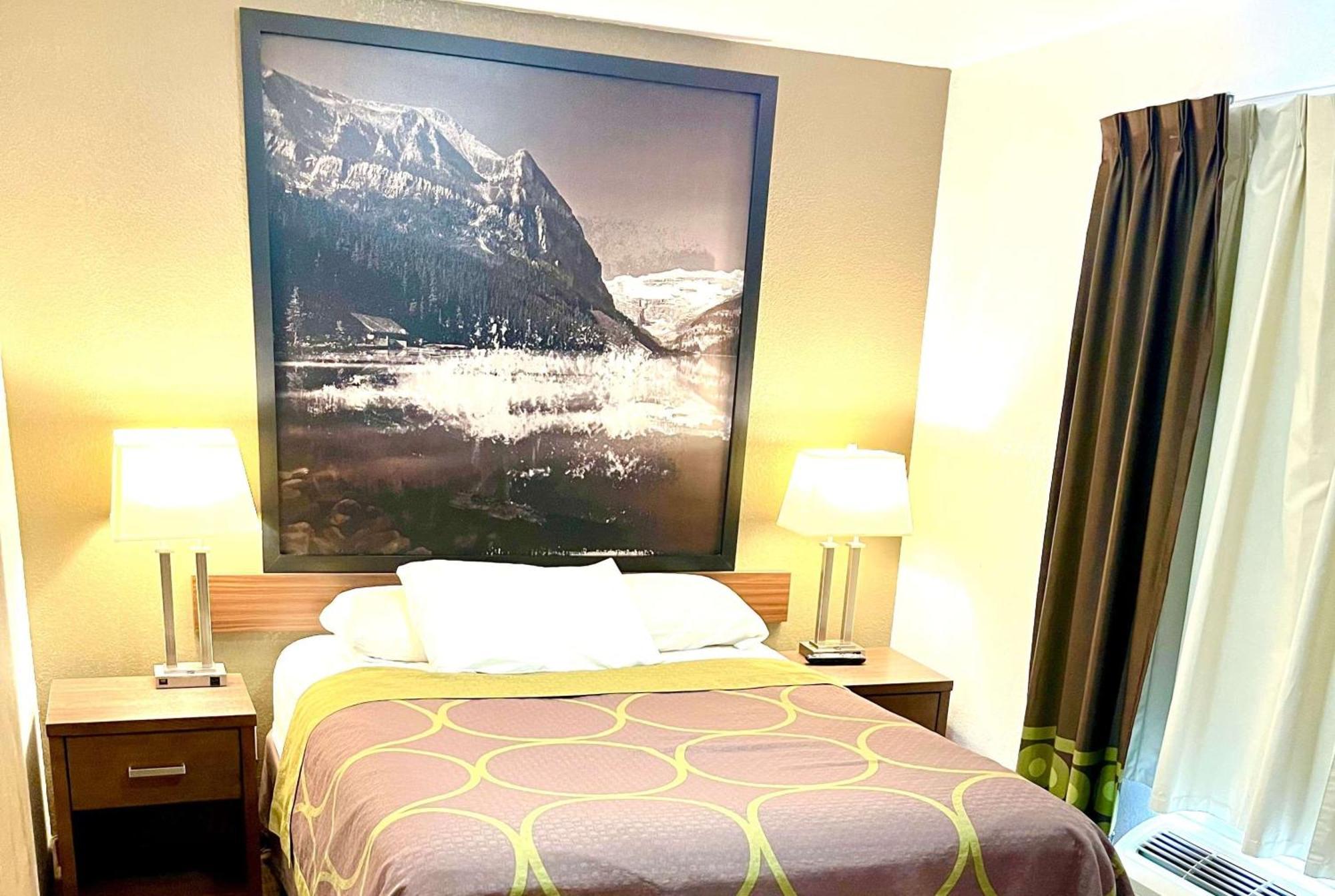 Hotel Super 8 By Wyndham 3*