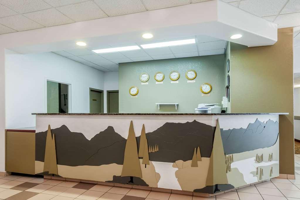 Super 8 By Wyndham Hotel